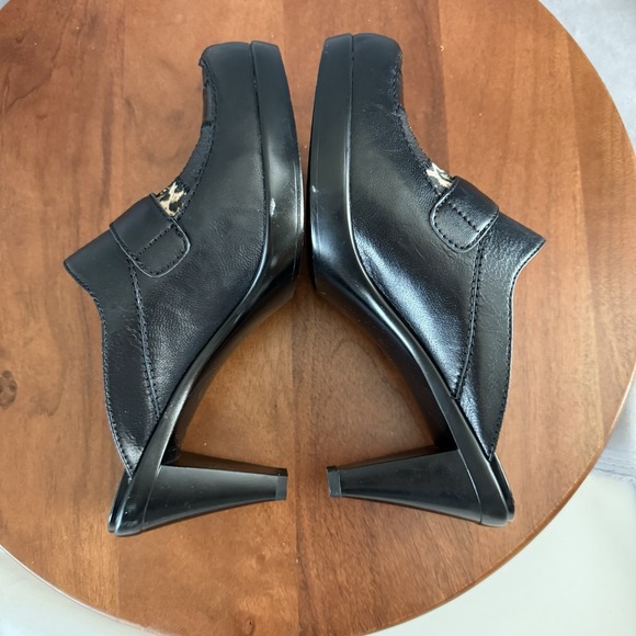 Bella Vita Black Leather Leopard Print Embossed Retro Mules Clogs Women Size 8W - Picture 7 of 13